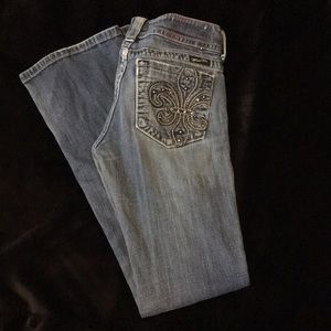 Boot cut Miss Me jeans (28)